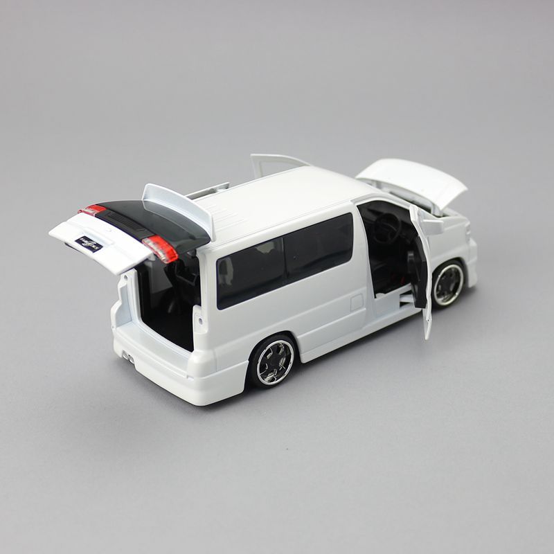 JKM 1/32 Nissan Elgrand MPV Modern Car Model