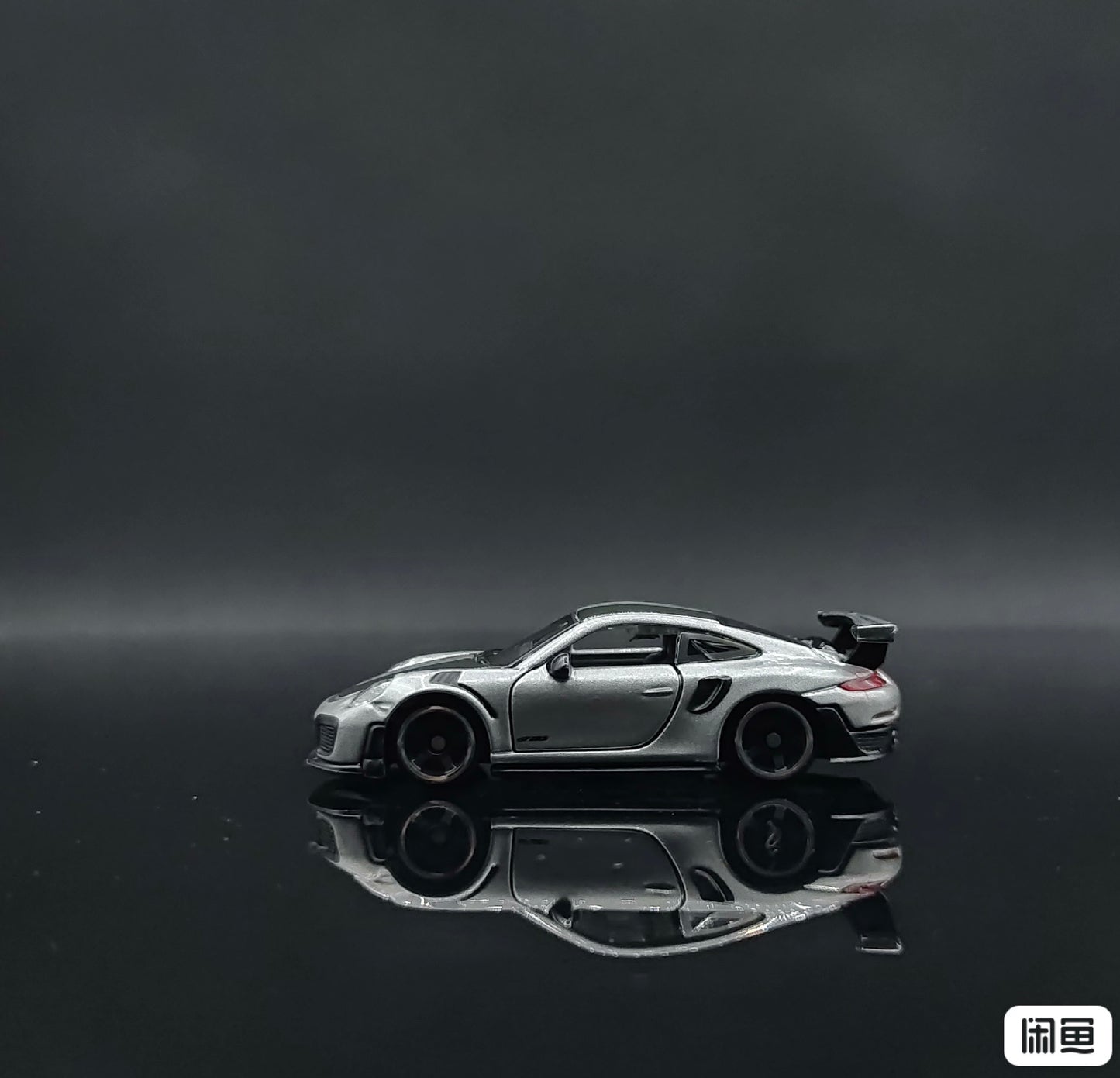 Bburago 1/64 Porsche 911 GT2 RS Modern Car Model