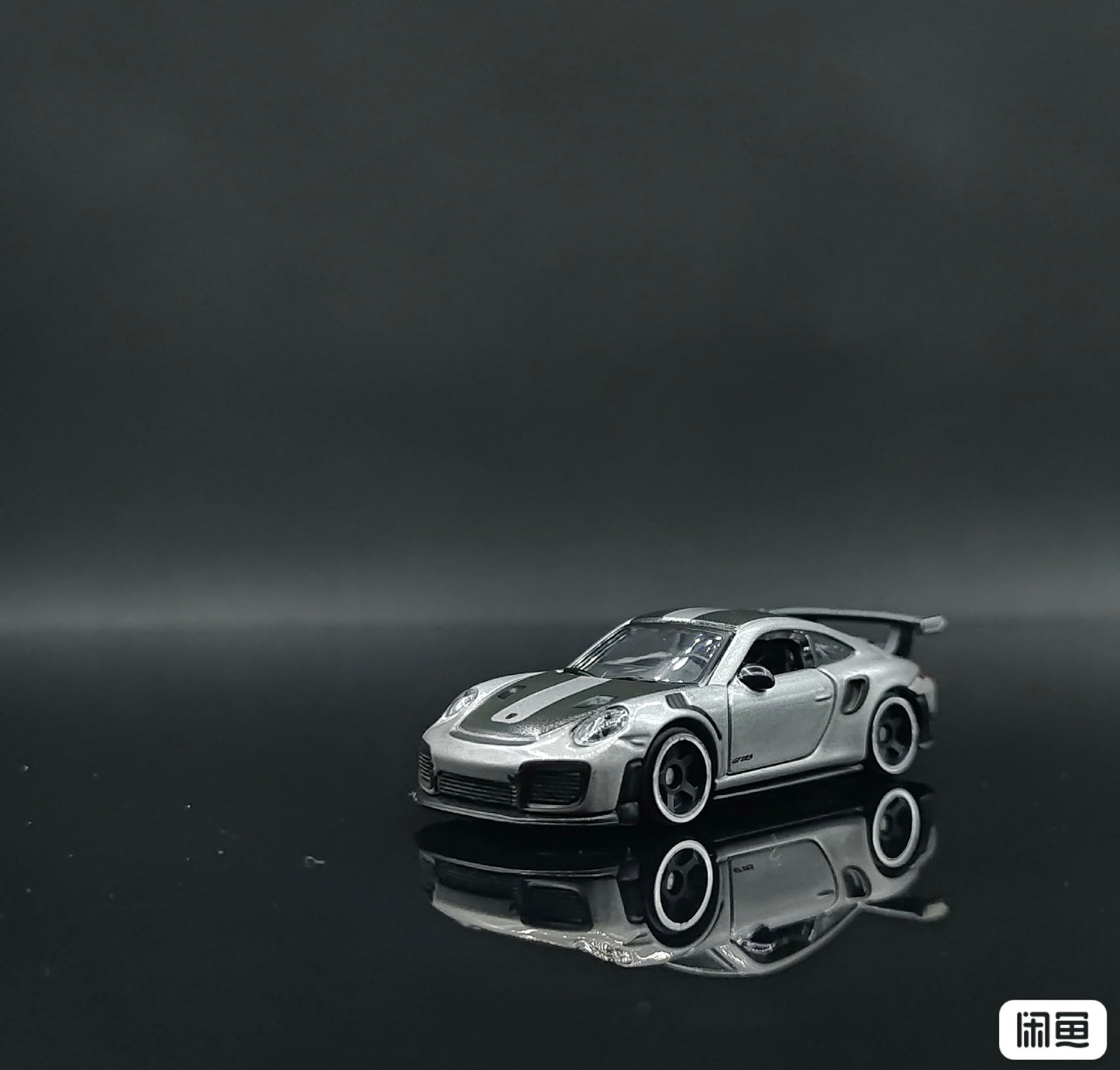 Bburago 1/64 Porsche 911 GT2 RS Modern Car Model