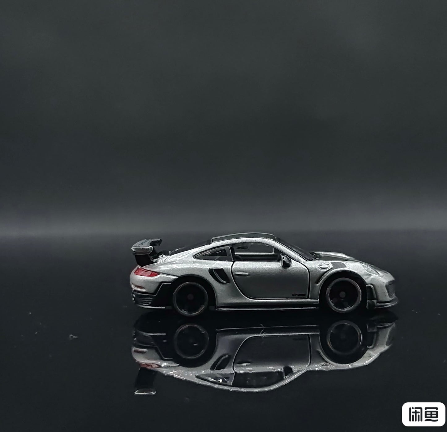 Bburago 1/64 Porsche 911 GT2 RS Modern Car Model