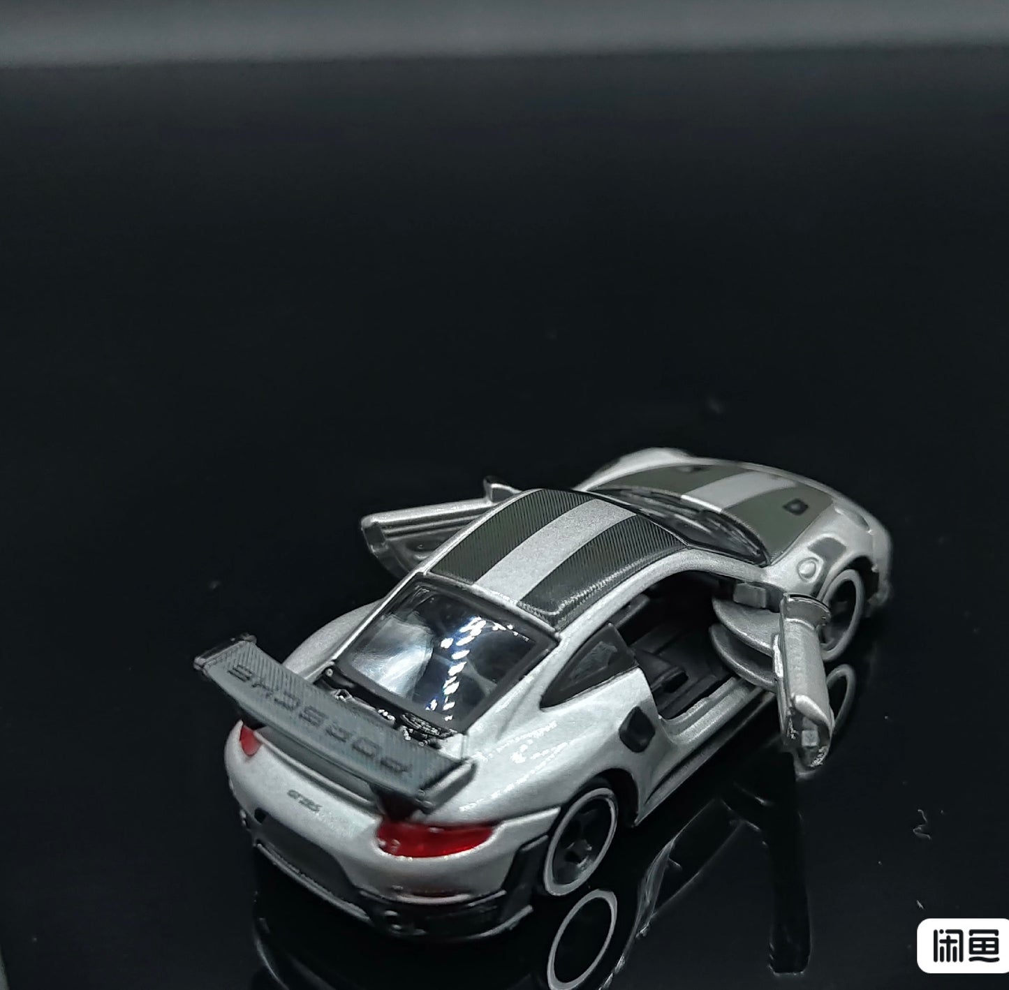 Bburago 1/64 Porsche 911 GT2 RS Modern Car Model