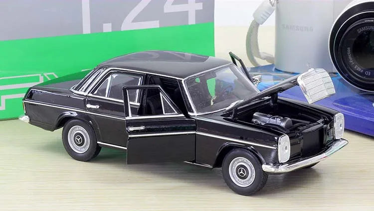 WELLY 1/24 Mercedes-Benz 220 Classic Car Model