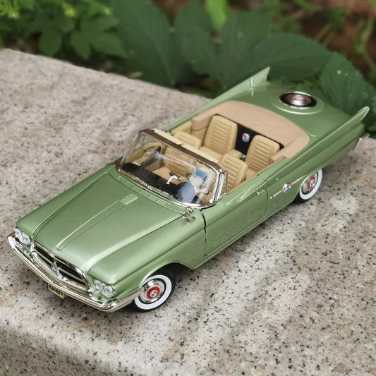 1/18 Chrysler 300F 1960 Convertible Classic Car Model