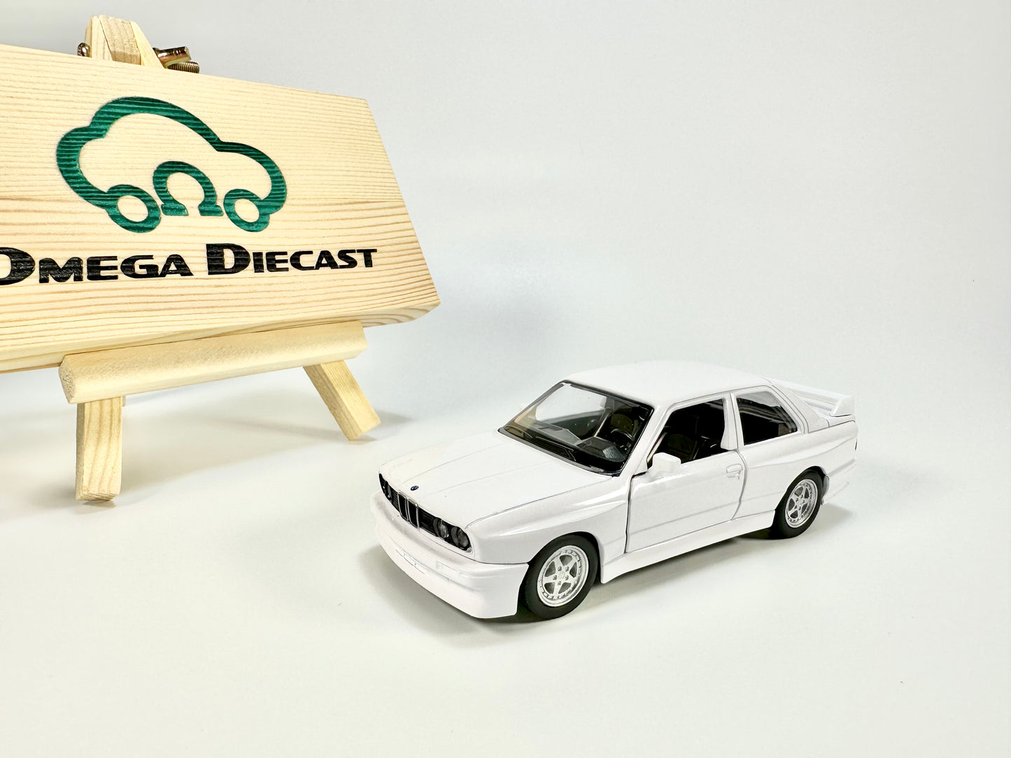 MAKEDA 1/36 BMW M3 1987 Modern Car Model