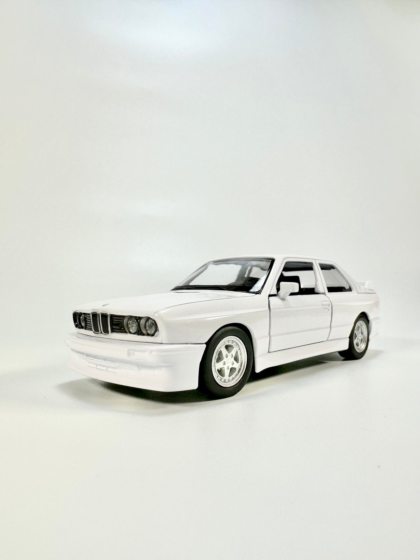 MAKEDA 1/36 BMW M3 1987 Modern Car Model