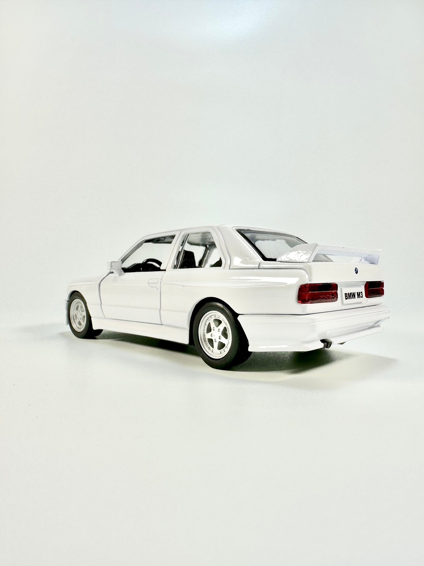 MAKEDA 1/36 BMW M3 1987 Modern Car Model