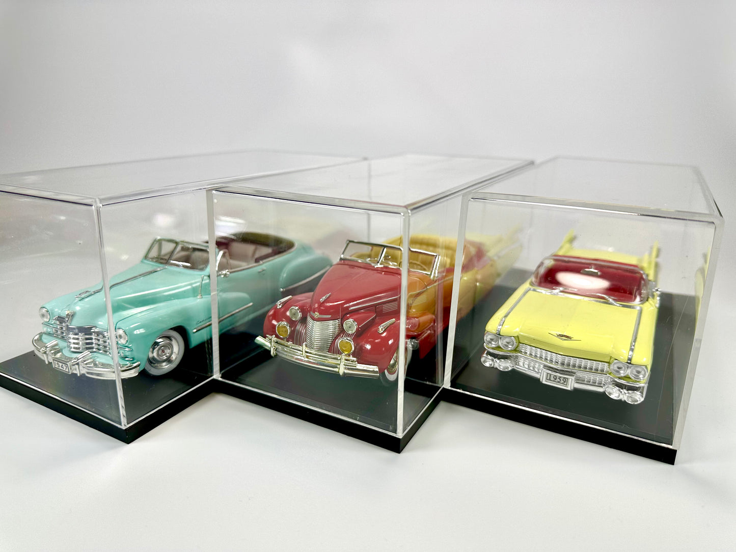 1/32 SIGNATURE Cadillac Series Car Model