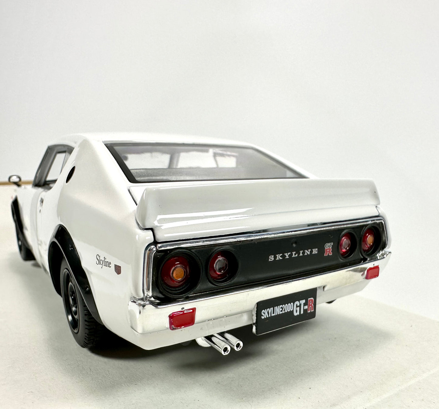 MAISTO 1/24 Nissan GT-R Skyline 1973 Classic Car Model