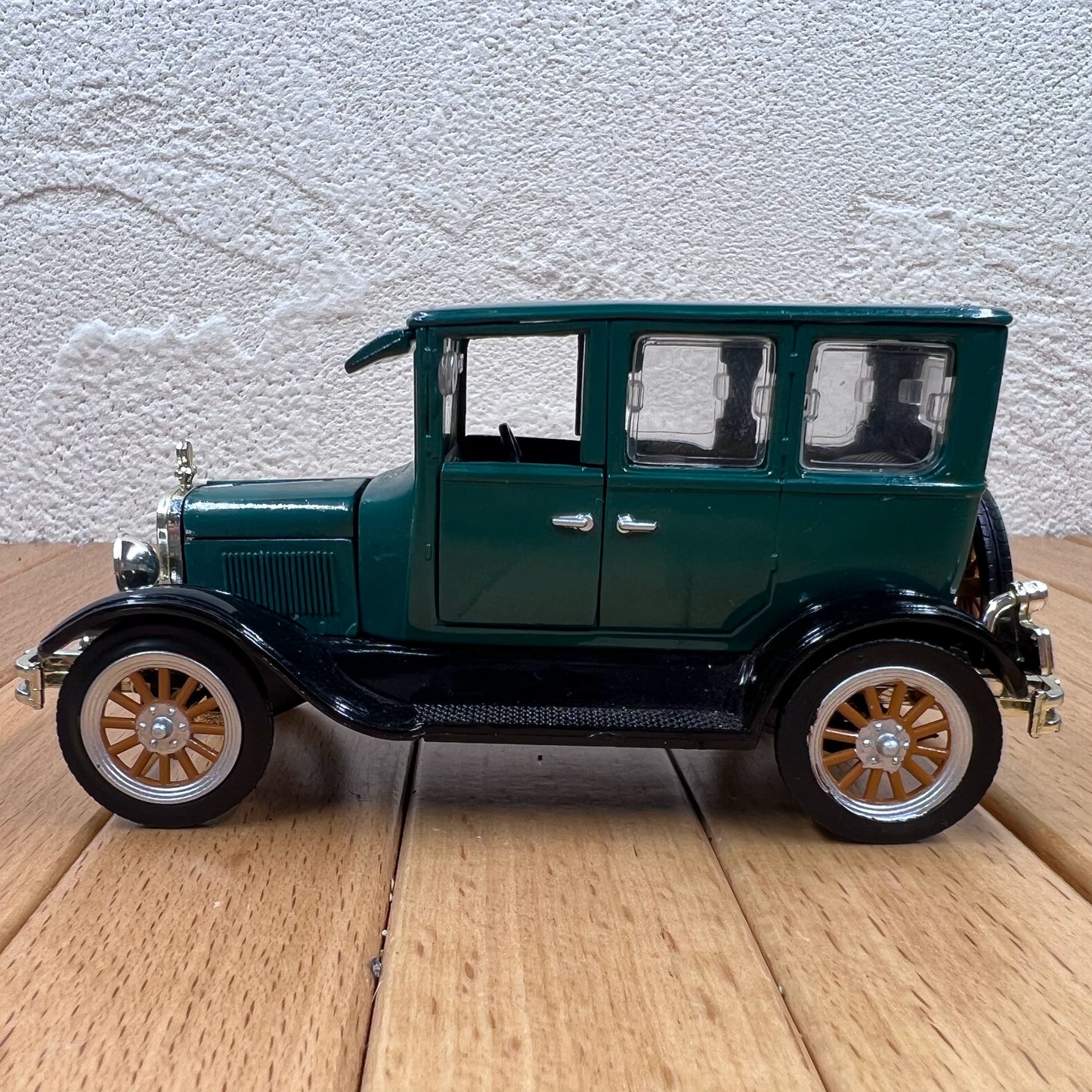 1/32 Ford 1926 Vintage Car Model