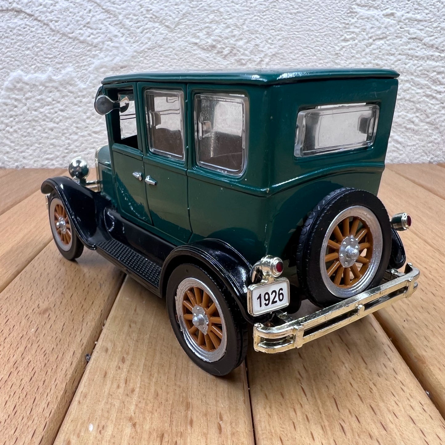 1/32 Ford 1926 Vintage Car Model