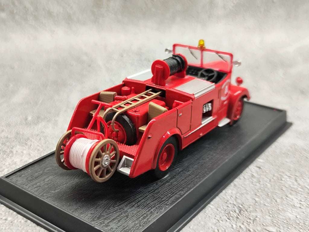 AMER 1/50 PS LAFFLY BSS C3 France Fire Engine 1950 Classic Car Model