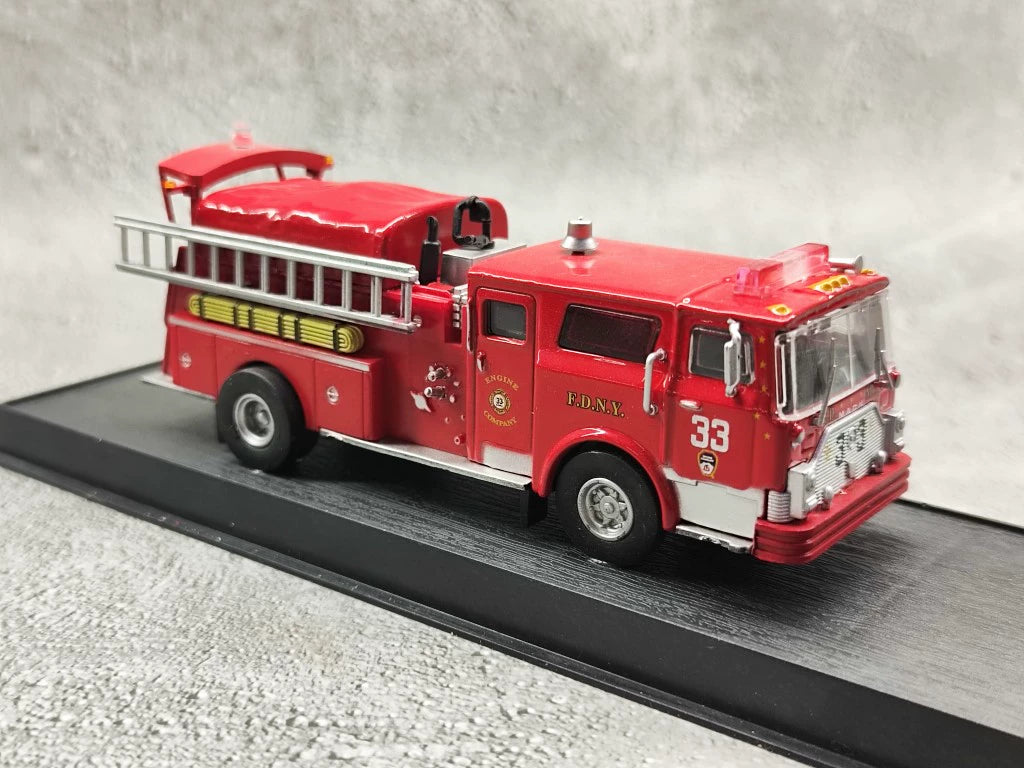 AMER 1/64 Mack CF Pumper USA Fire Engine 1979 Vintage Car Model