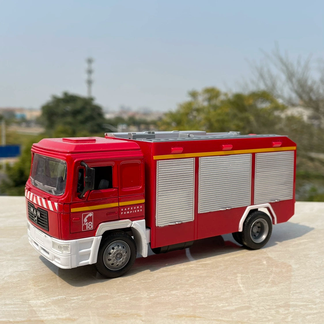 1/43 Man Fire Engine Modern Car Model