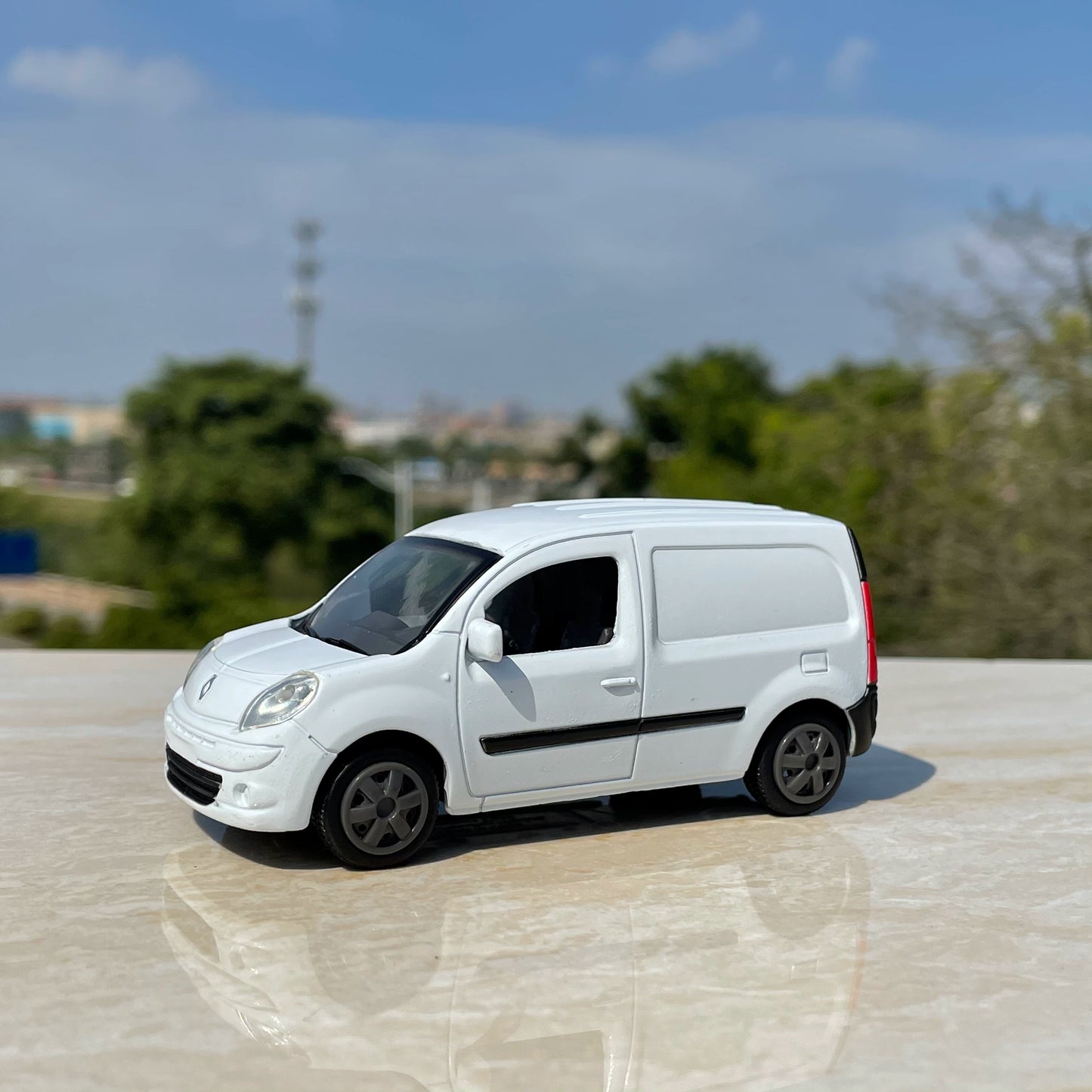 1/43 Renault Van Modern Car Model