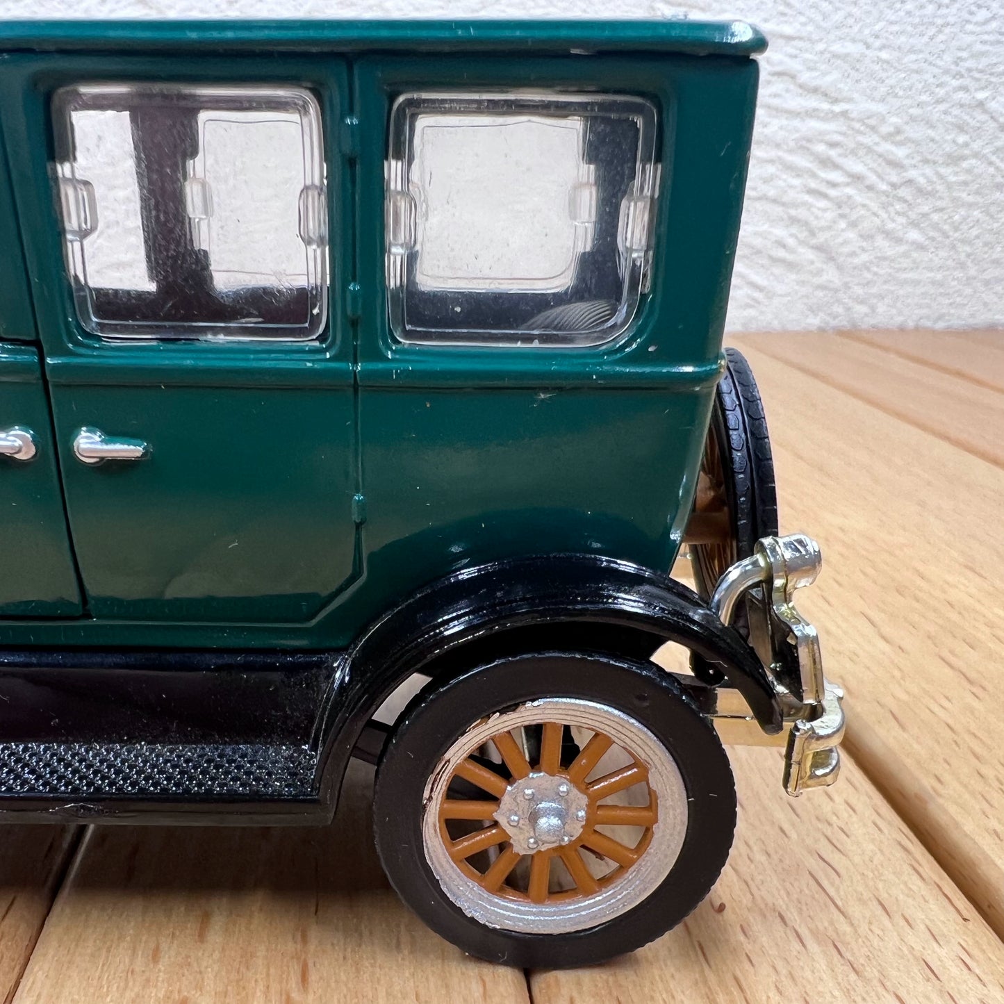 1/32 Ford 1926 Vintage Car Model