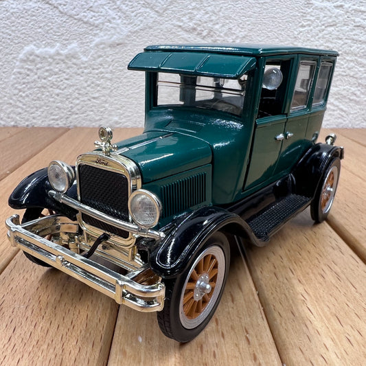 1/32 Ford 1926 Vintage Car Model