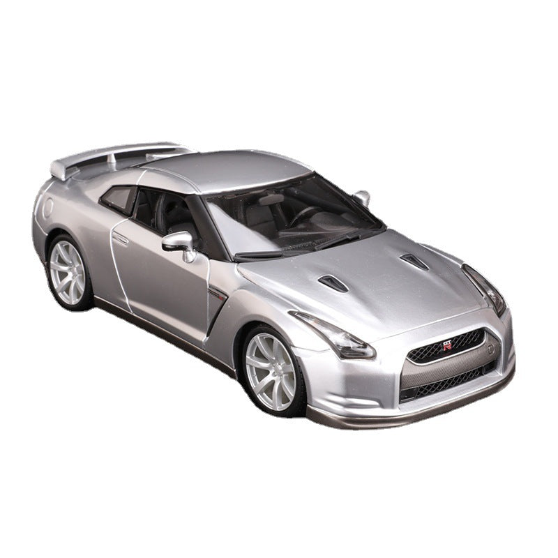 Bburago 1/18 Nissan GTR Modern Car Model