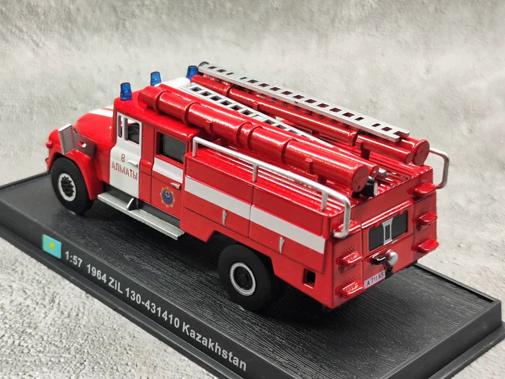 AMER 1/57 ZiL 130-431410 Kazakhstan Fire Engine 1964 Classic Car Model