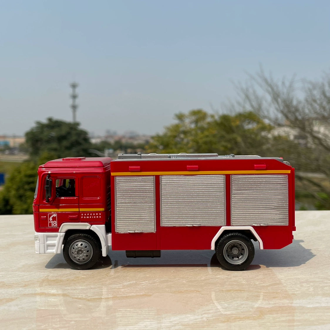 1/43 Man Fire Engine Modern Car Model