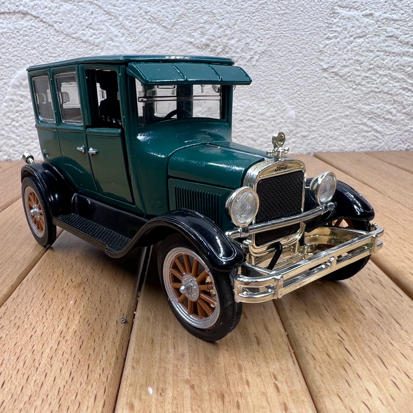 1/32 Ford 1926 Vintage Car Model