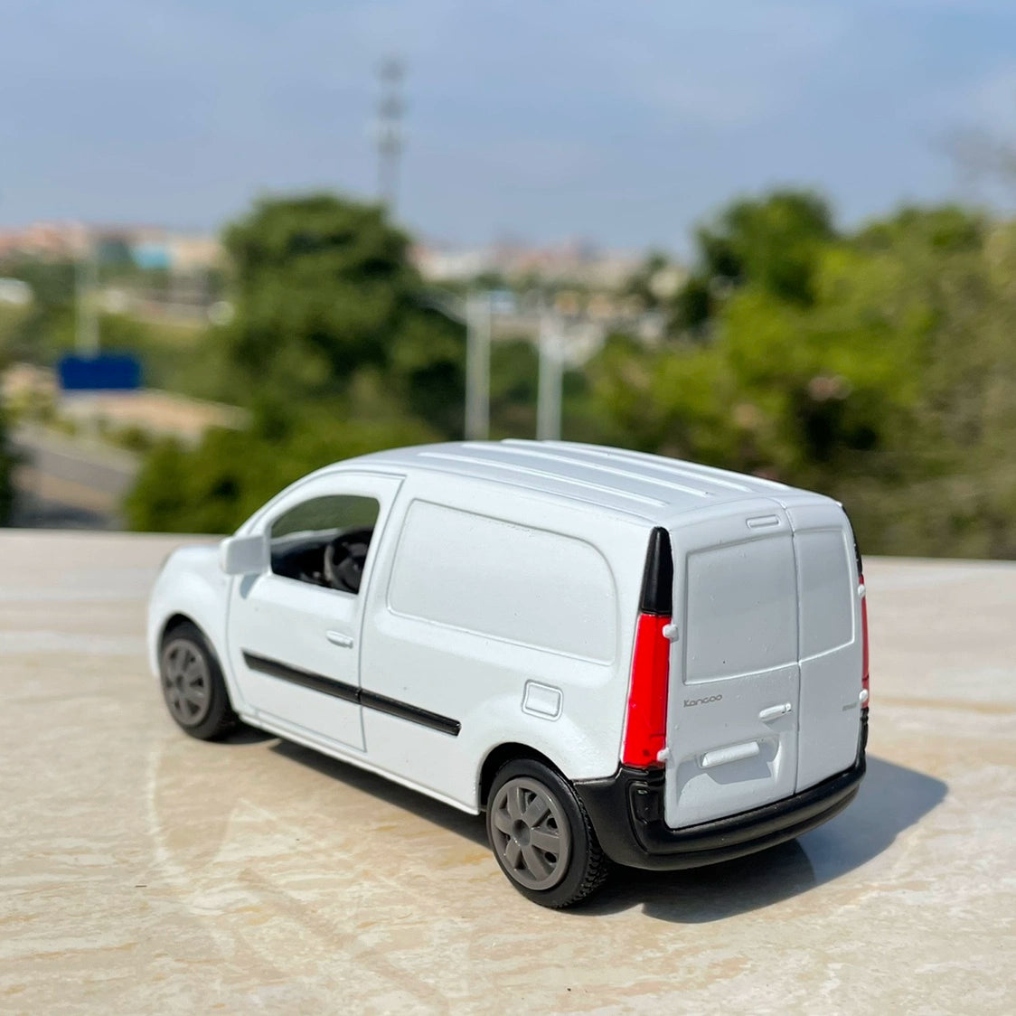 1/43 Renault Van Modern Car Model