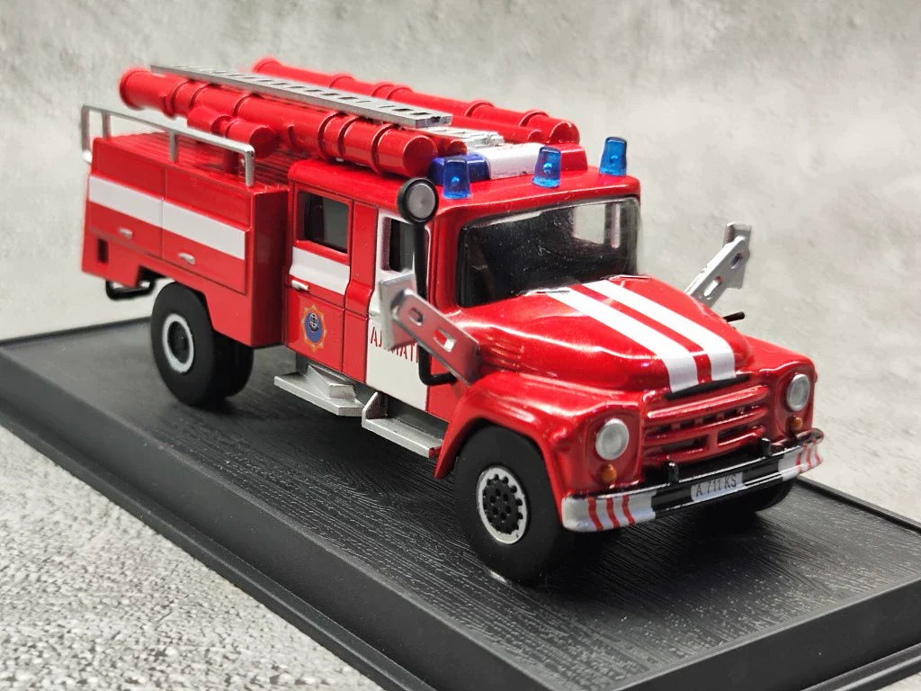 AMER 1/57 ZiL 130-431410 Kazakhstan Fire Engine 1964 Classic Car Model