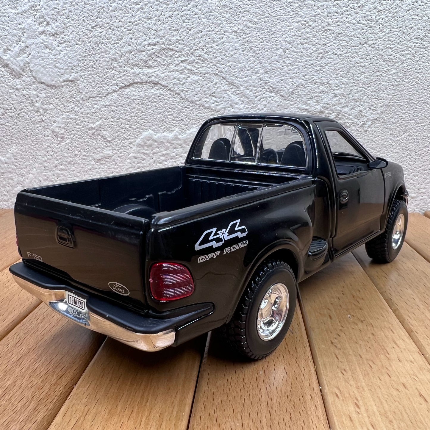 1/24 Ford F150 Pickup Truck 1998 Modern Car Model