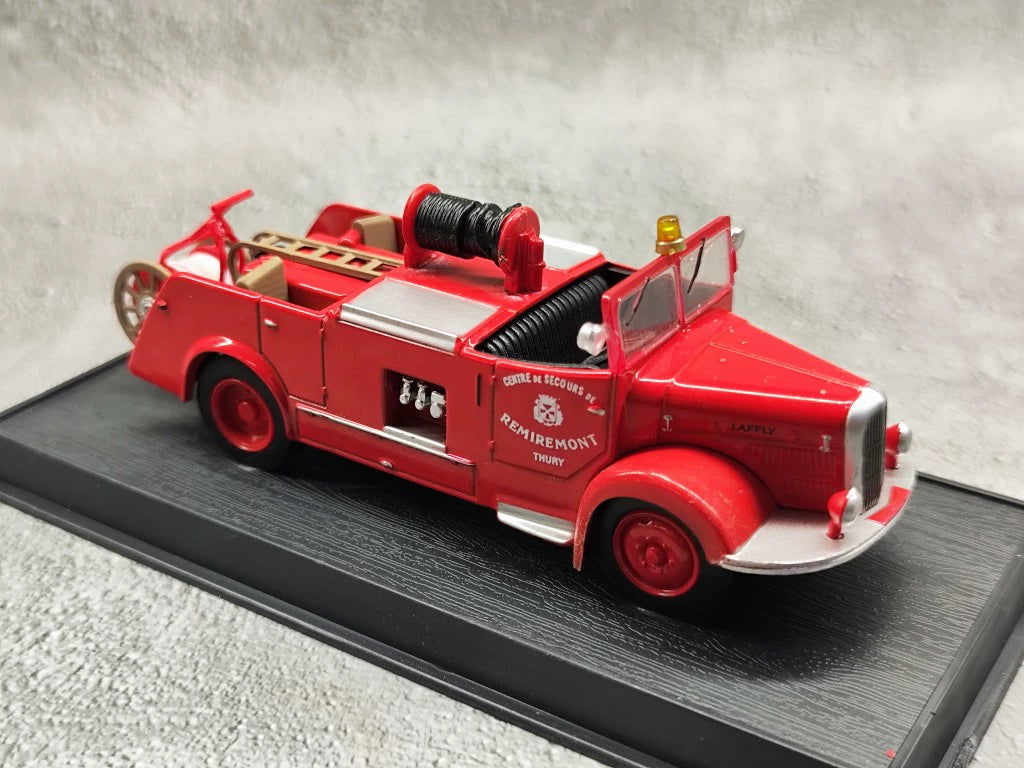 AMER 1/50 PS LAFFLY BSS C3 France Fire Engine 1950 Classic Car Model