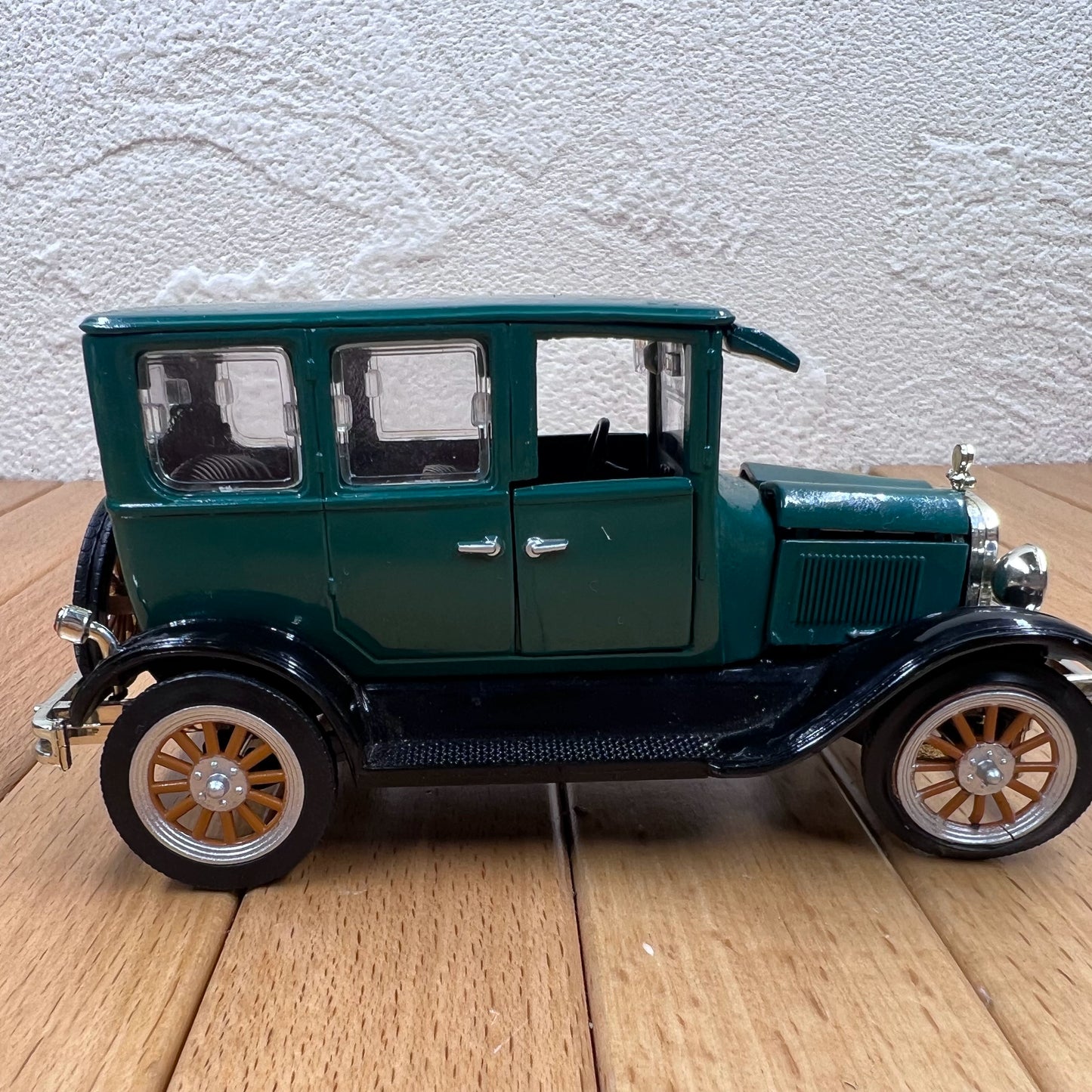 1/32 Ford 1926 Vintage Car Model