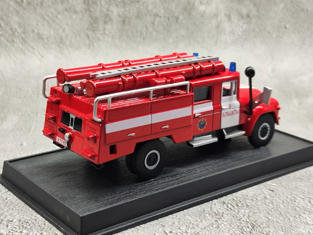 AMER 1/57 ZiL 130-431410 Kazakhstan Fire Engine 1964 Classic Car Model