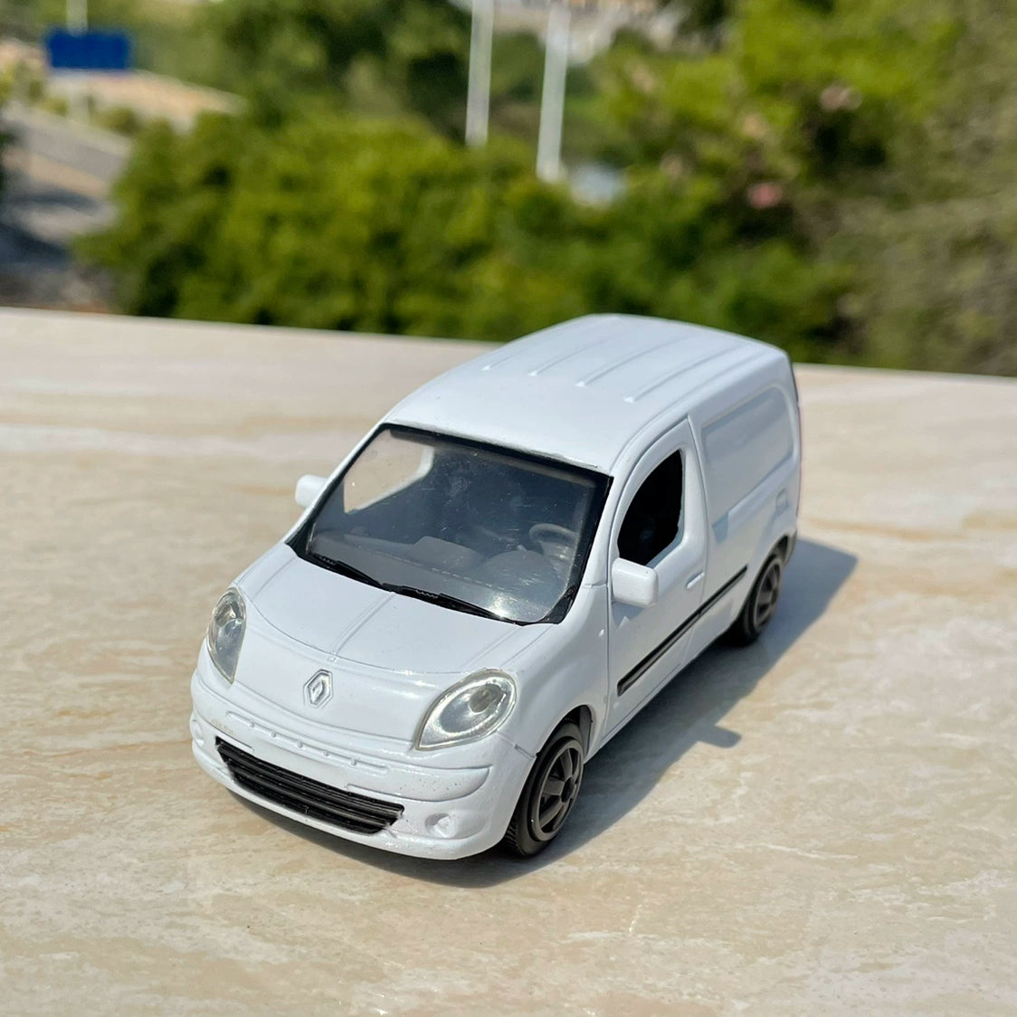 1/43 Renault Van Modern Car Model