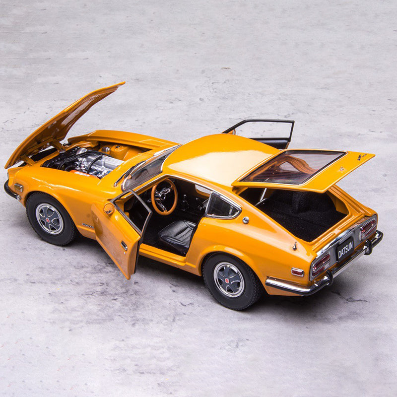 SUNSTAR 1/18  Nissan Datsun 240Z 1972 Classic Car Model